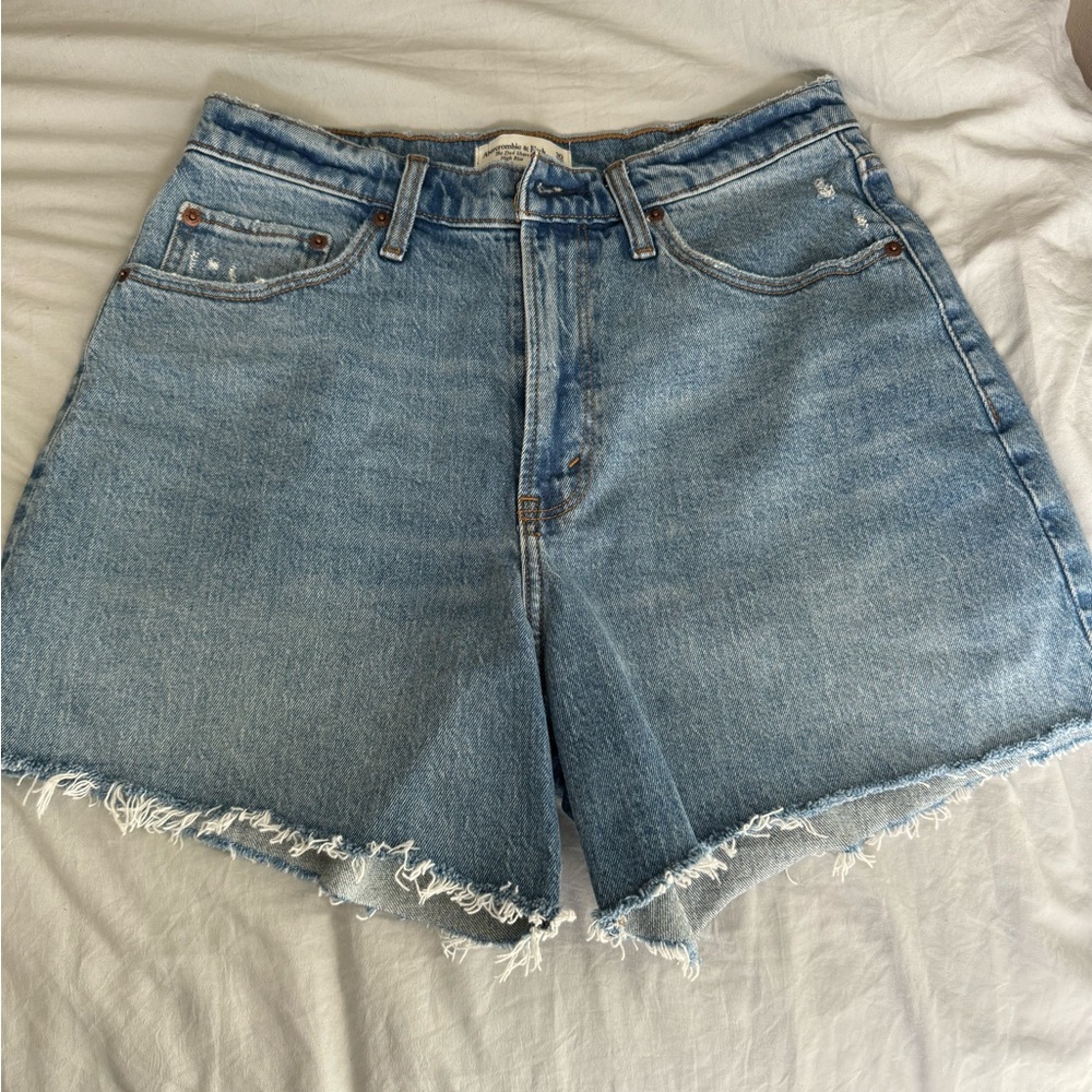 Abercrombie and Fitch Dad shorts high rise